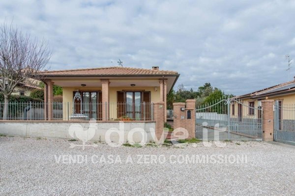 casa indipendente in vendita a Castiglione del Lago