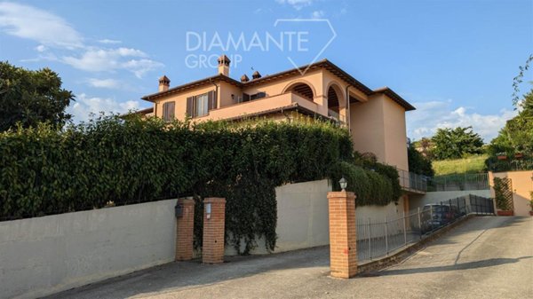 appartamento in vendita a Castiglione del Lago in zona Gioiella