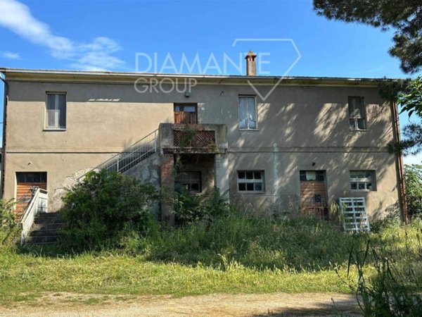 casa indipendente in vendita a Castiglione del Lago