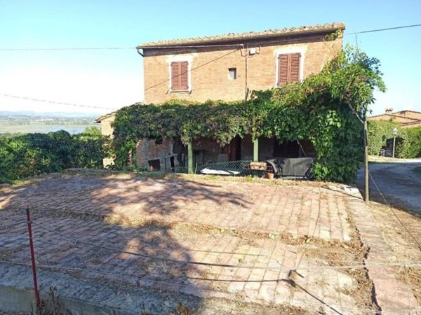 casa indipendente in vendita a Castiglione del Lago