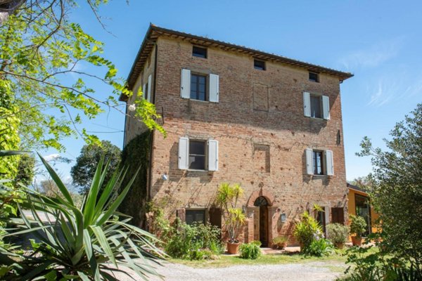 casa indipendente in vendita a Castiglione del Lago in zona Gioiella