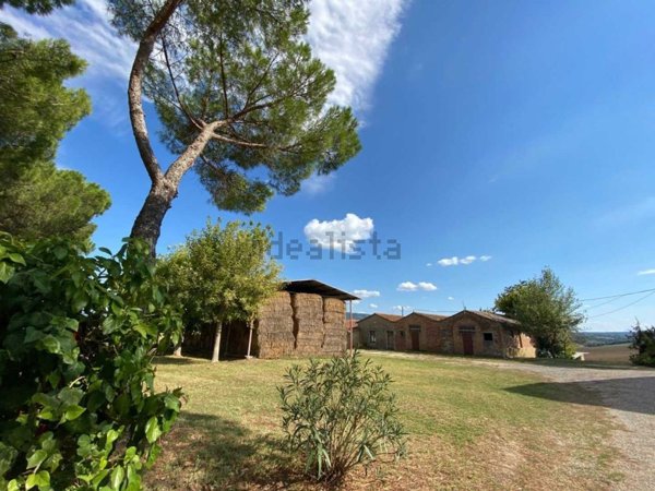 casale in vendita a Castiglione del Lago