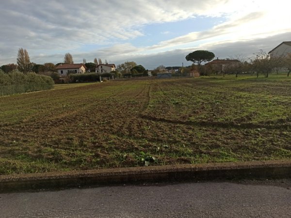 terreno edificabile in vendita a Castiglione del Lago