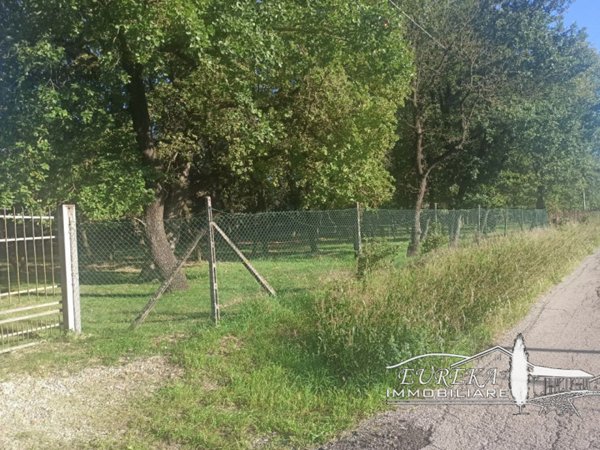 capannone in vendita a Castiglione del Lago