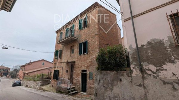 casa indipendente in vendita a Castiglione del Lago