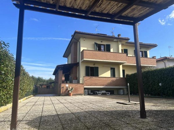 casa indipendente in vendita a Castiglione del Lago in zona Panicarola