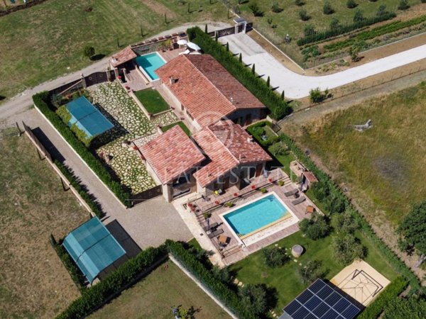 casa indipendente in vendita a Castiglione del Lago