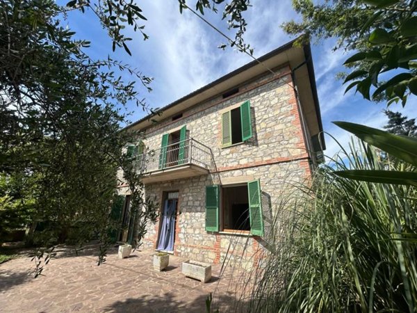 casa indipendente in vendita a Castiglione del Lago in zona Panicarola