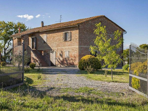 casa indipendente in vendita a Castiglione del Lago