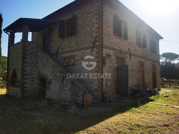 casa indipendente in vendita a Castiglione del Lago