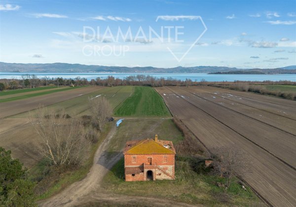 casa indipendente in vendita a Castiglione del Lago in zona Panicarola