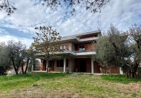 casa indipendente in vendita a Castiglione del Lago