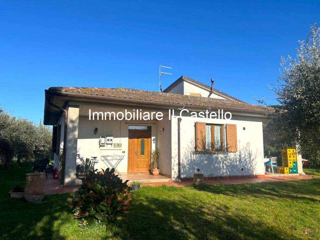 casa indipendente in vendita a Castiglione del Lago in zona Panicarola