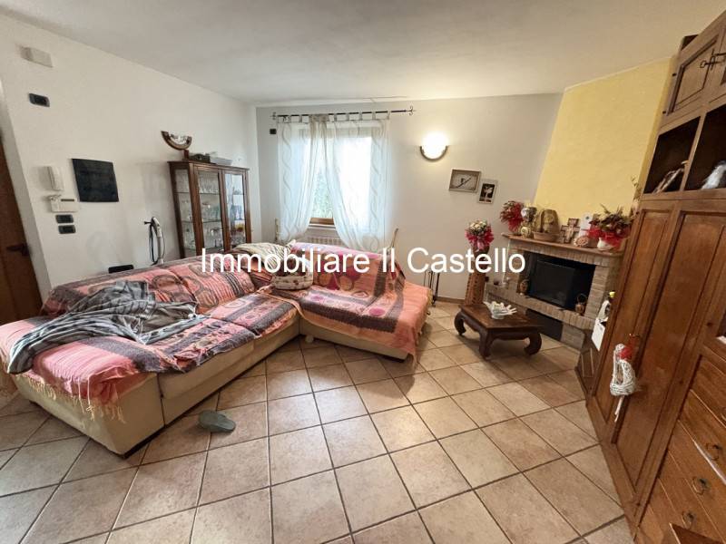 casa indipendente in vendita a Castiglione del Lago in zona Panicarola