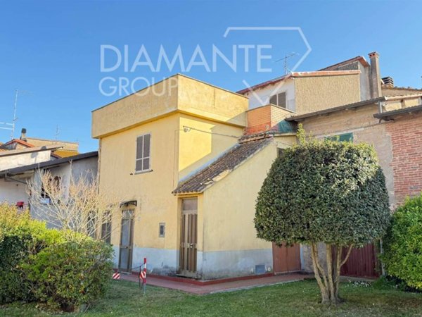 casa indipendente in vendita a Castiglione del Lago