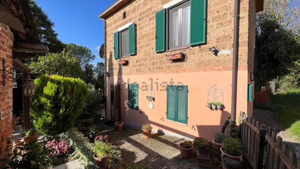 casa indipendente in vendita a Castiglione del Lago