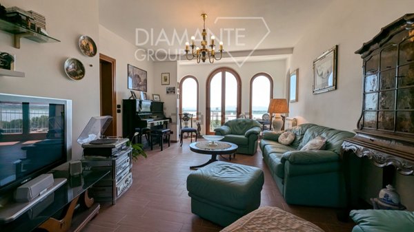 casa indipendente in vendita a Castiglione del Lago