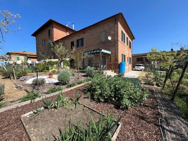 casa indipendente in vendita a Castiglione del Lago