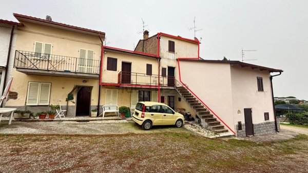 casa indipendente in vendita a Castiglione del Lago