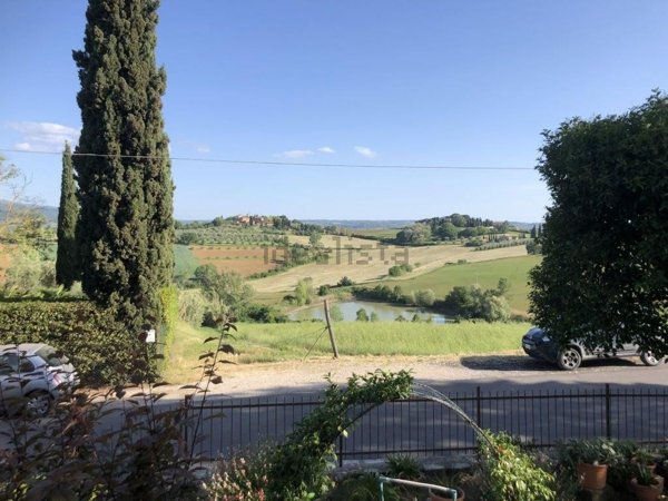 casa indipendente in vendita a Castiglione del Lago in zona Villastrada