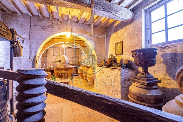 casa indipendente in vendita a Castiglione del Lago