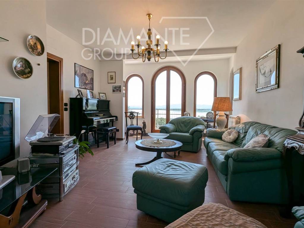 casa indipendente in vendita a Castiglione del Lago