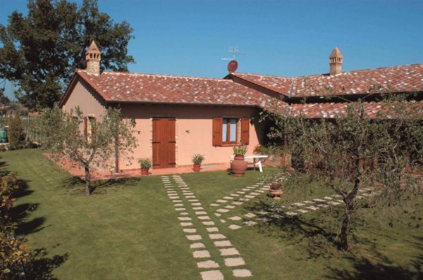 casa indipendente in vendita a Castiglione del Lago