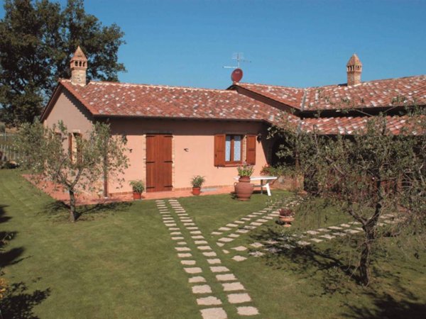 casa indipendente in vendita a Castiglione del Lago in zona Villastrada
