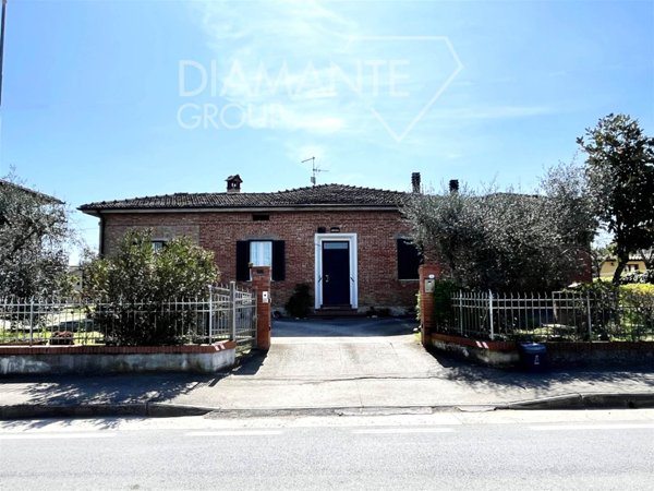 casa indipendente in vendita a Castiglione del Lago