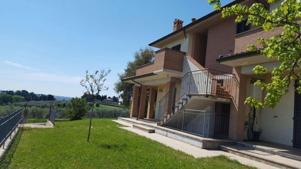 intera palazzina in vendita a Castiglione del Lago