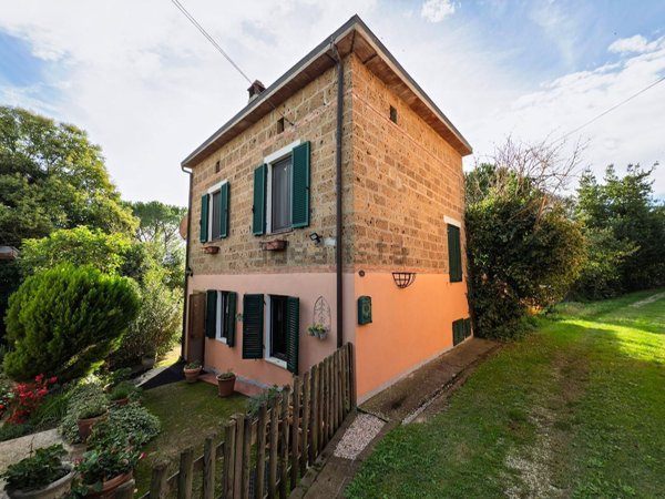casa indipendente in vendita a Castiglione del Lago