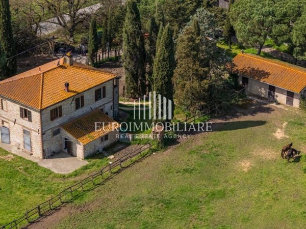 casa indipendente in vendita a Castiglione del Lago