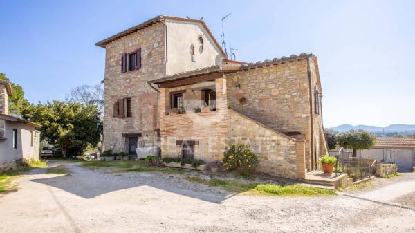 casa indipendente in vendita a Castiglione del Lago