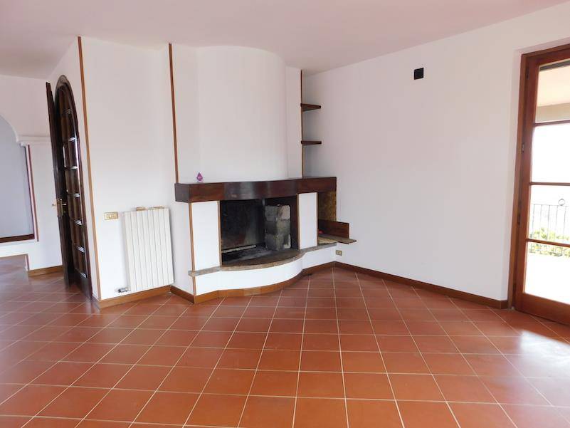 casa indipendente in vendita a Castiglione del Lago in zona Gioiella