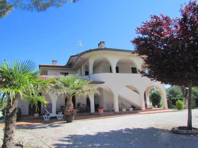 casa indipendente in vendita a Castiglione del Lago