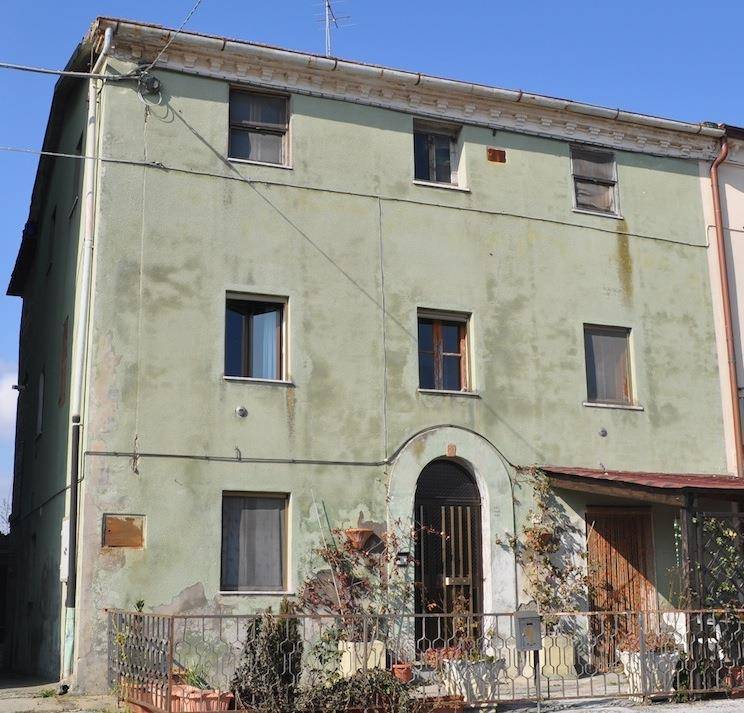 casa indipendente in vendita a Castiglione del Lago