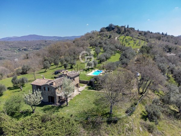 casa indipendente in vendita a Castiglione del Lago