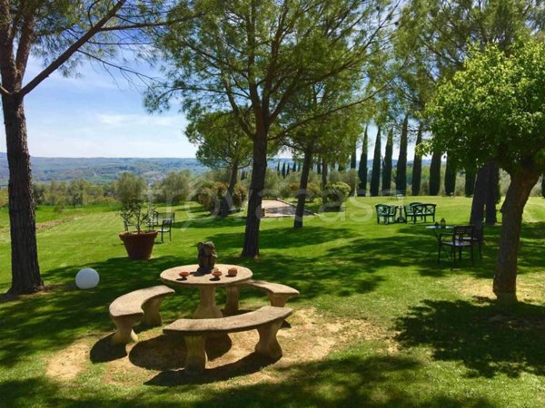 casa indipendente in vendita a Castiglione del Lago