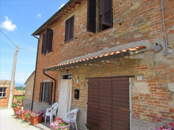 casa indipendente in vendita a Castiglione del Lago in zona Vaiano