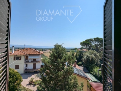 casa indipendente in vendita a Castiglione del Lago in zona Petrignano del Lago