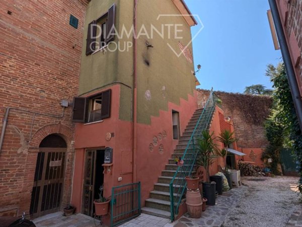 casa indipendente in vendita a Castiglione del Lago in zona Petrignano del Lago