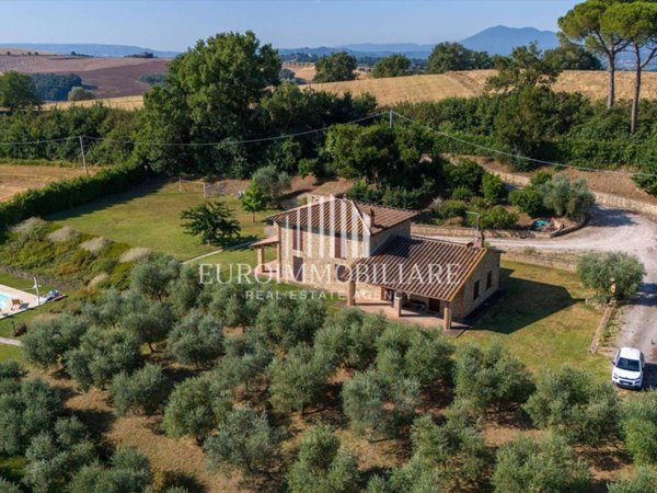 casa indipendente in vendita a Castiglione del Lago