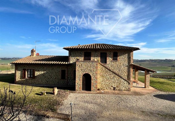 casa indipendente in vendita a Castiglione del Lago