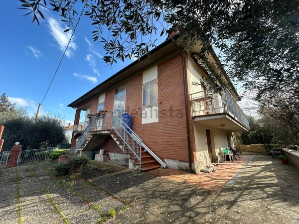 casa indipendente in vendita a Castiglione del Lago