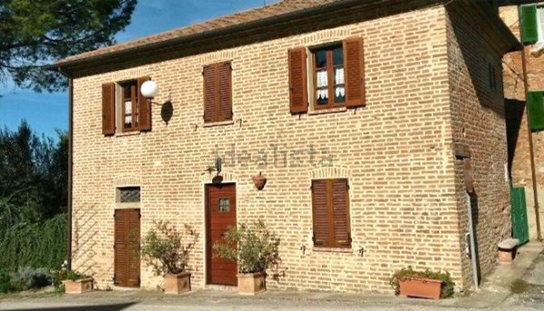 casa indipendente in vendita a Castiglione del Lago