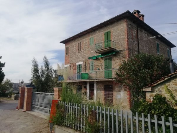casa indipendente in vendita a Castiglione del Lago