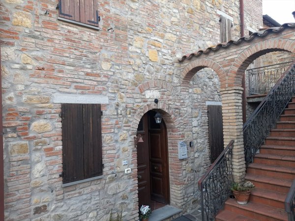 casa indipendente in vendita a Castiglione del Lago