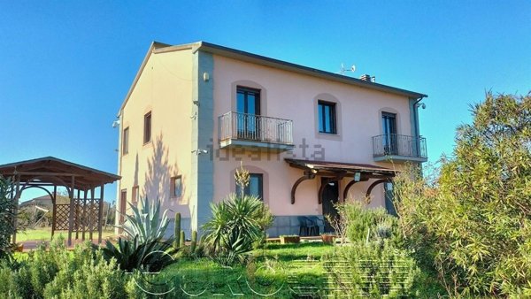 casa indipendente in vendita a Castiglione del Lago
