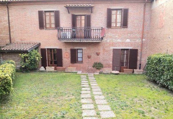 intera palazzina in vendita a Castiglione del Lago