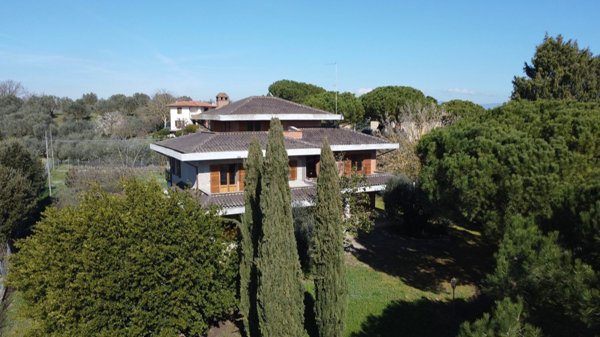 casa indipendente in vendita a Castiglione del Lago